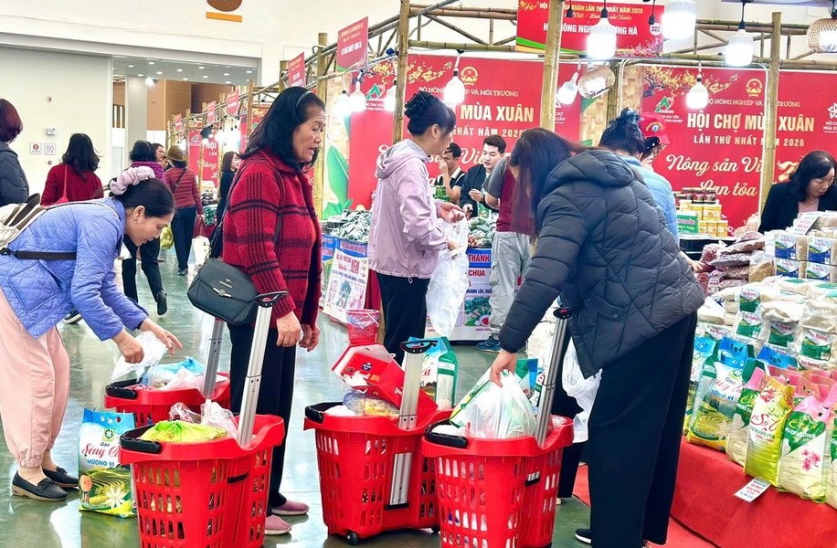 Sản vật vùng miền “giữ lửa” đến phút chót tại Hội chợ Mùa Xuân 2026