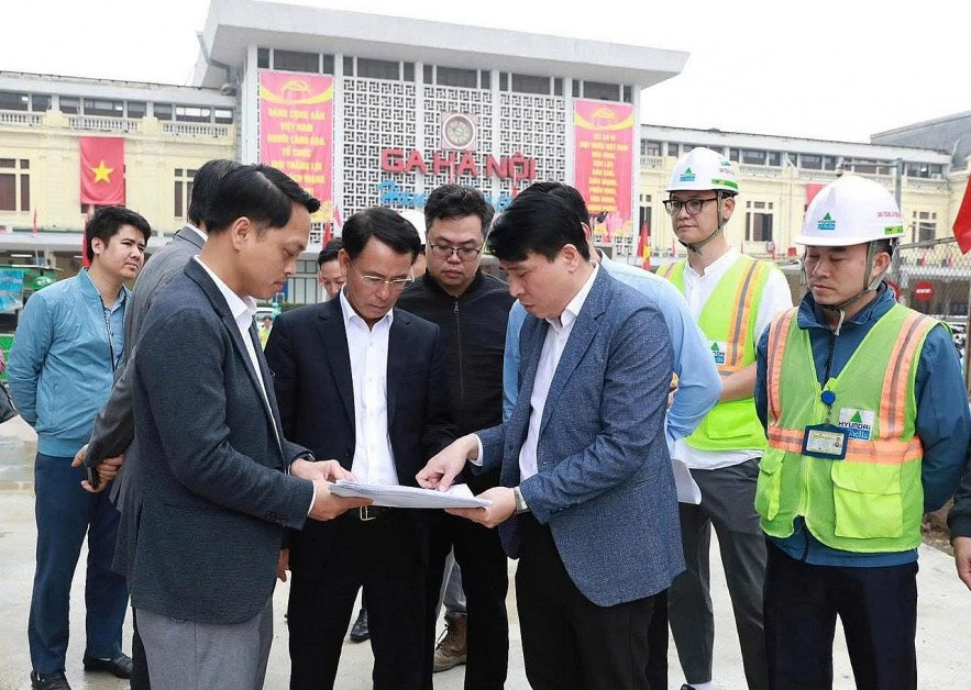 Phó Bí thư thường trực Thành ủy kiểm tra tiến độ đoạn ngầm Metro Nhổn - Ga Hà Nội