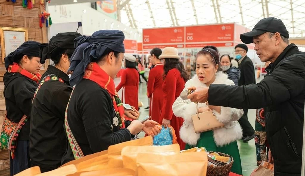 Hội chợ Mùa Xuân lần thứ nhất năm 2026: Từ cú hích kích cầu đầu năm đến dư địa đóng góp cho tăng trưởng quý I Hội chợ Mùa Xuân lần thứ nhất năm 2026: Từ cú hích kích cầu đầu năm đến dư địa đóng góp cho tăng trưởng quý I