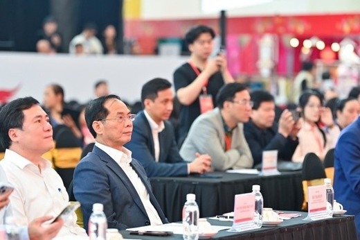 Phó Thủ tướng Bùi Thanh Sơn dự tổng duyệt, “soát” khâu cuối trước Lễ bế mạc Hội chợ Mùa Xuân 2026