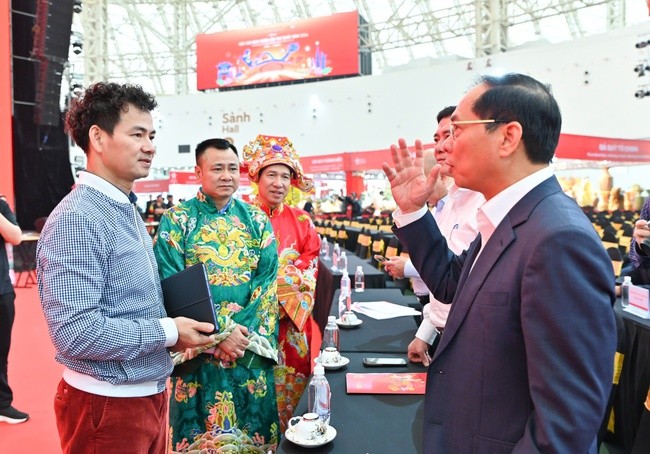 Phó Thủ tướng Bùi Thanh Sơn dự tổng duyệt, “soát” khâu cuối trước Lễ bế mạc Hội chợ Mùa Xuân 2026 Phó Thủ tướng Bùi Thanh Sơn dự tổng duyệt, “soát” khâu cuối trước Lễ bế mạc Hội chợ Mùa Xuân 2026