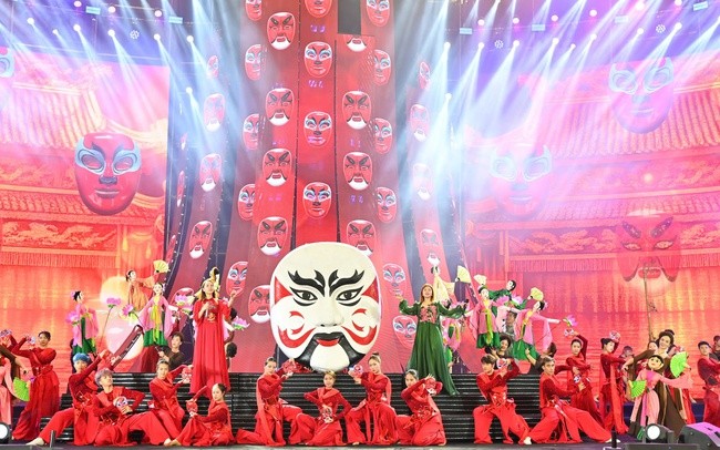 Phó Thủ tướng Bùi Thanh Sơn dự tổng duyệt, “soát” khâu cuối trước Lễ bế mạc Hội chợ Mùa Xuân 2026 Phó Thủ tướng Bùi Thanh Sơn dự tổng duyệt, “soát” khâu cuối trước Lễ bế mạc Hội chợ Mùa Xuân 2026