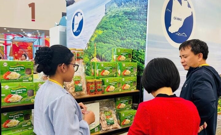 Cà Mau thu hút khách hàng bởi nhiều sản phẩm độc đáo tại Hội chợ Mùa Xuân 2026