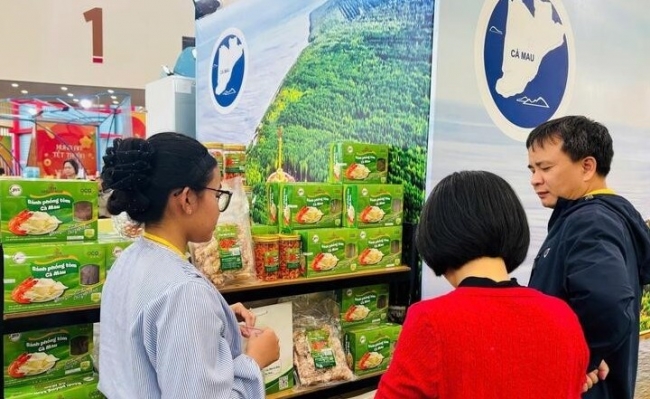 Cà Mau thu hút khách hàng bởi nhiều sản phẩm độc đáo tại Hội chợ Mùa Xuân 2026