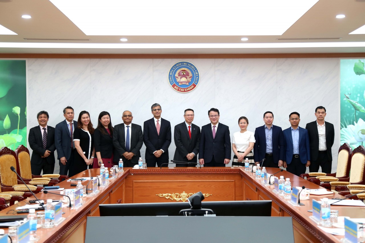 ADB dự kiến mở rộng quy mô tài trợ vốn cho Việt Nam