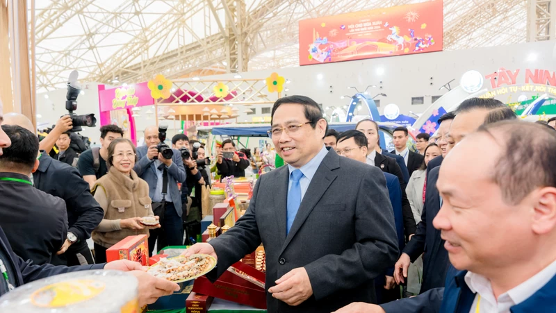 Từ “lũy tre làng” đến thị trường lớn: Hà Tĩnh thu hơn 3 tỷ đồng tại Hội chợ Mùa Xuân 2026