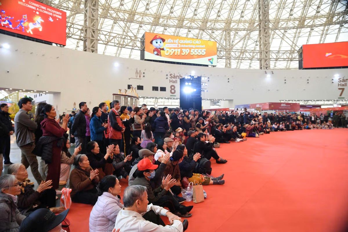 Xiếc và múa rối cạn đặc sắc 