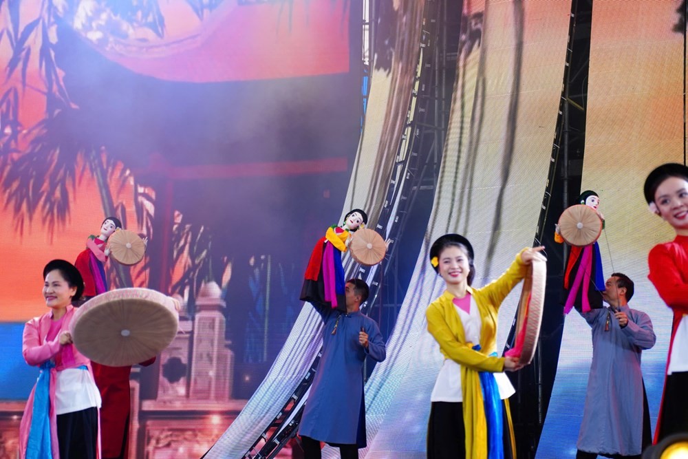 Xiếc và múa rối cạn đặc sắc 