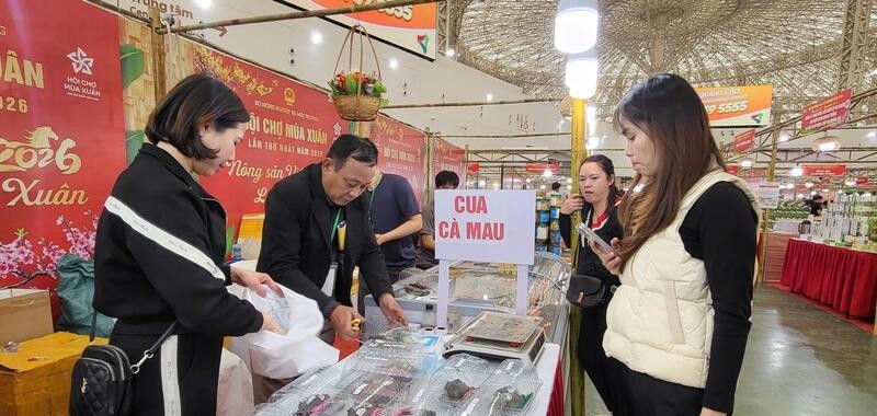 Gian hàng thủy hải sản hút khách tại Hội chợ Mùa Xuân 2026 Gian hàng thủy hải sản hút khách tại Hội chợ Mùa Xuân 2026