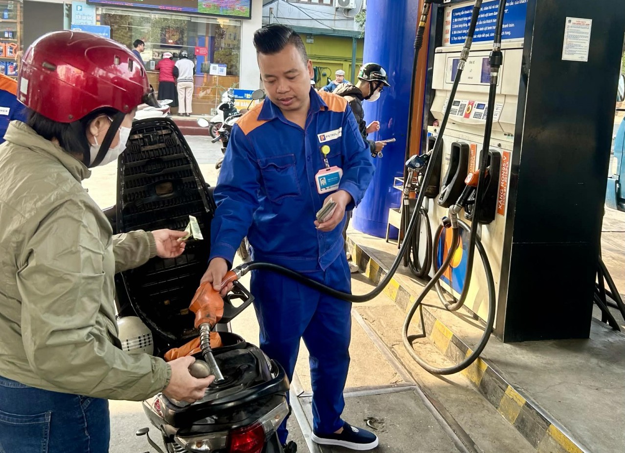 Trung Đông căng thẳng, siết kiểm tra thị trường xăng dầu, ngăn đầu cơ găm hàng