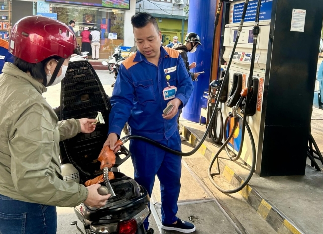 Trung Đông căng thẳng, siết kiểm tra thị trường xăng dầu, ngăn đầu cơ găm hàng