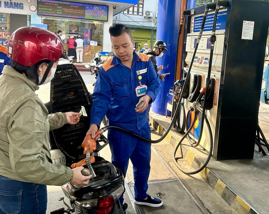 Trung Đông căng thẳng, siết kiểm tra thị trường xăng dầu, ngăn đầu cơ găm hàng