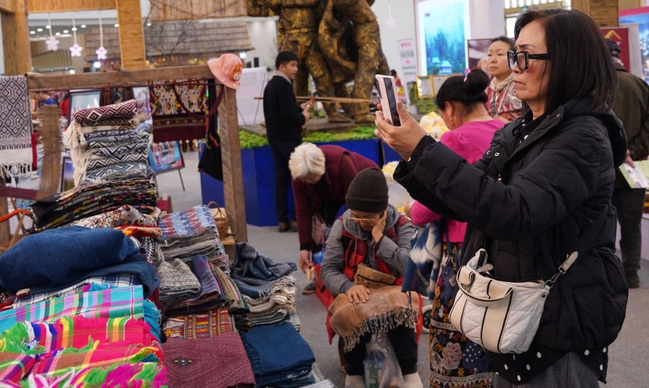 Doanh nghiệp “gặt hái” giá trị thương hiệu tại Hội chợ Mùa Xuân 2026 Doanh nghiệp “gặt hái” giá trị thương hiệu tại Hội chợ Mùa Xuân 2026