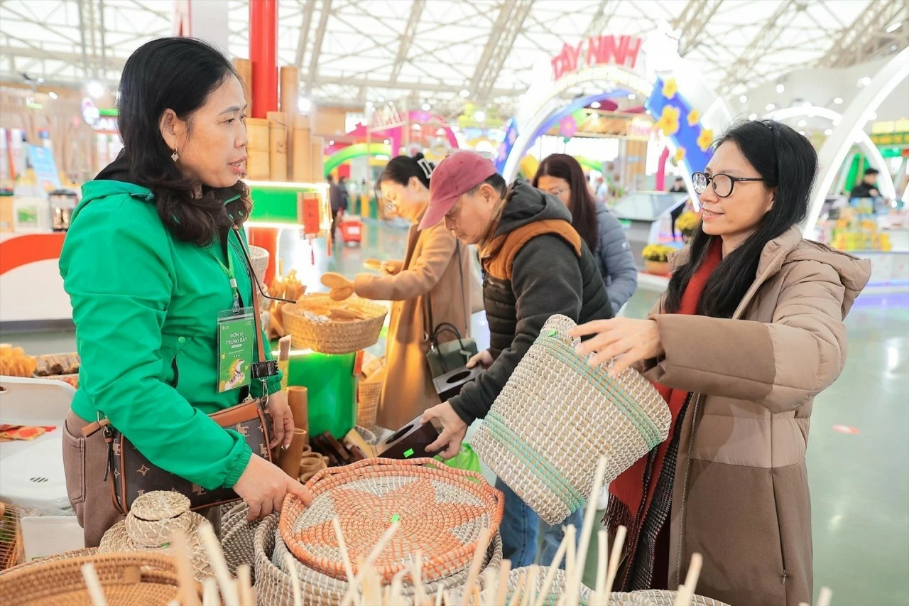 Doanh nghiệp “gặt hái” giá trị thương hiệu tại Hội chợ Mùa Xuân 2026 Doanh nghiệp “gặt hái” giá trị thương hiệu tại Hội chợ Mùa Xuân 2026