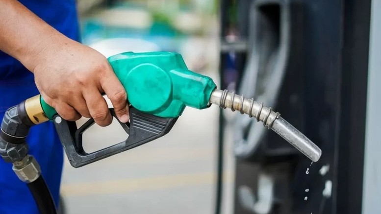 Giá xăng dầu trong nước ngày mai dự báo có thể tăng mạnh hơn 3.000 đồng/lít