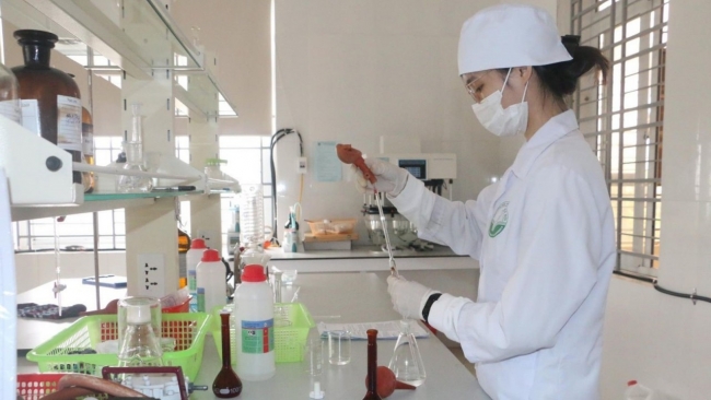 Siết chặt kiểm nghiệm, giám sát sản phẩm sữa và dinh dưỡng cho trẻ