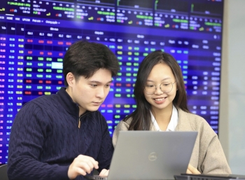 Chứng khoán ngày 4/3: Lực cầu bắt đáy gia tăng, VN-Index có phiên đảo chiều tăng điểm ngoạn mục