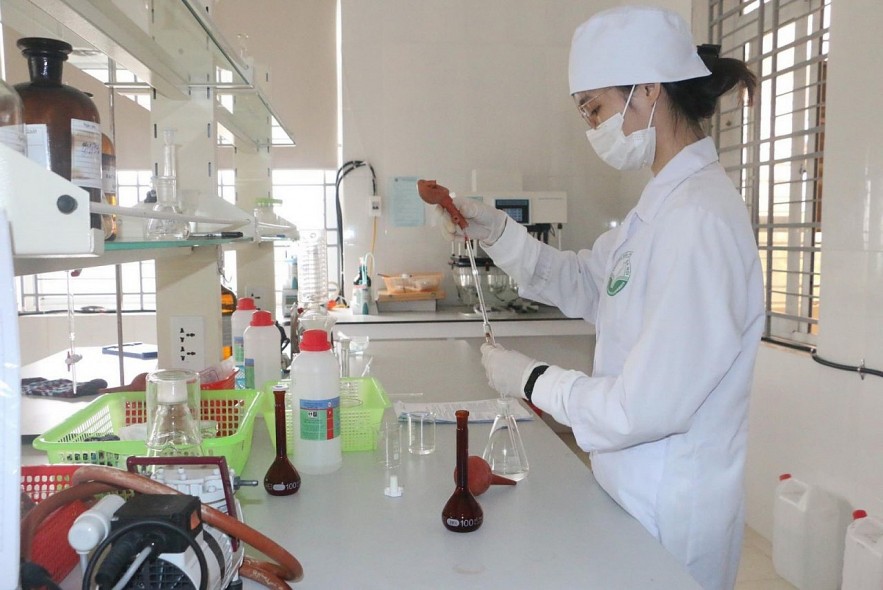 Siết chặt kiểm nghiệm, giám sát sản phẩm sữa và dinh dưỡng cho trẻ Siết chặt kiểm nghiệm, giám sát sản phẩm sữa và dinh dưỡng cho trẻ