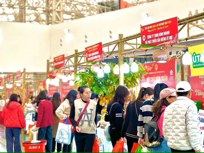 “Cơn lốc” giảm giá và dịch vụ hậu cần chu đáo tại Hội chợ Mùa Xuân 2026