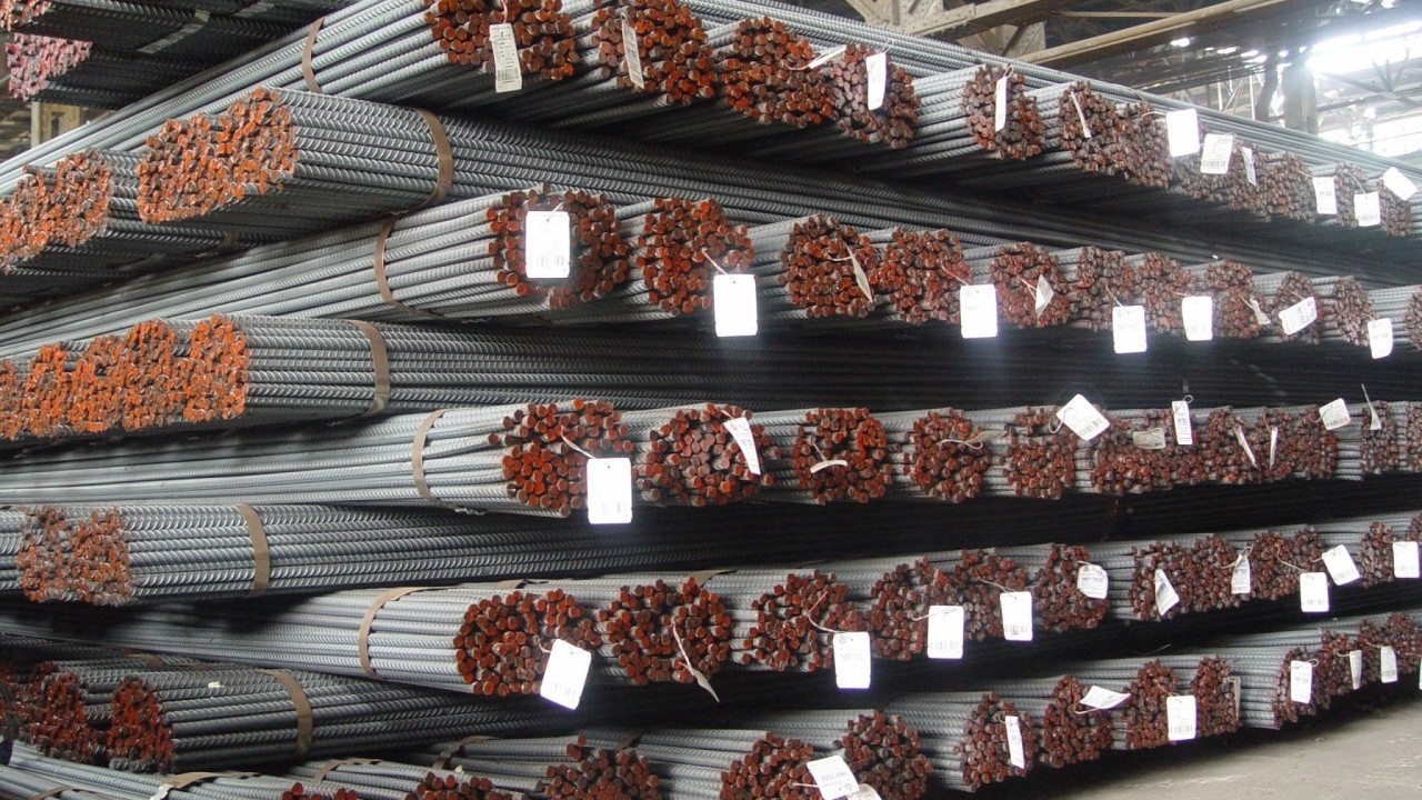 Ngày 5/3: Giá thép và quặng sắt biến động trong biên độ hẹp