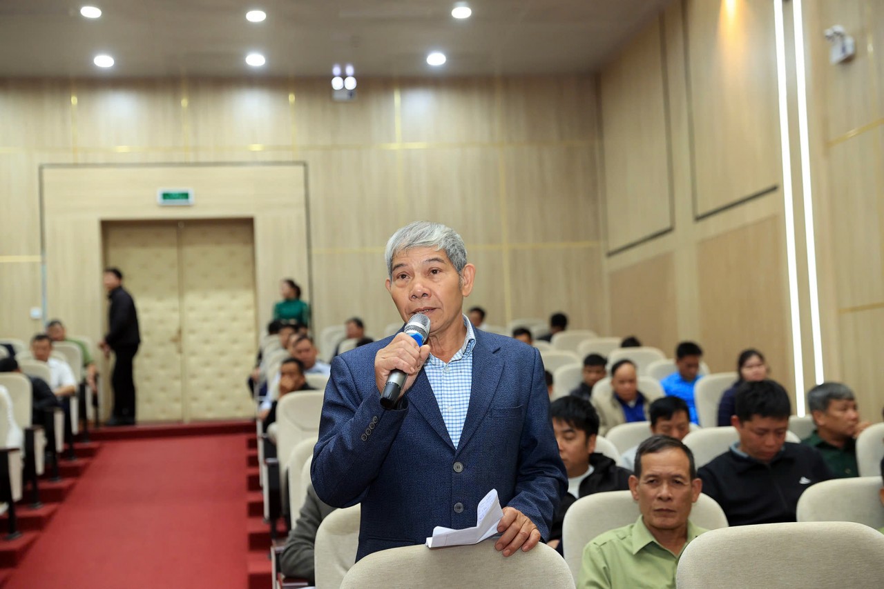 Bộ trưởng Nguyễn Văn Thắng và các ứng viên Đại biểu Quốc hội khóa XVI tiếp xúc cử tri tại xã Tuần Giáo, tỉnh Điện Biên