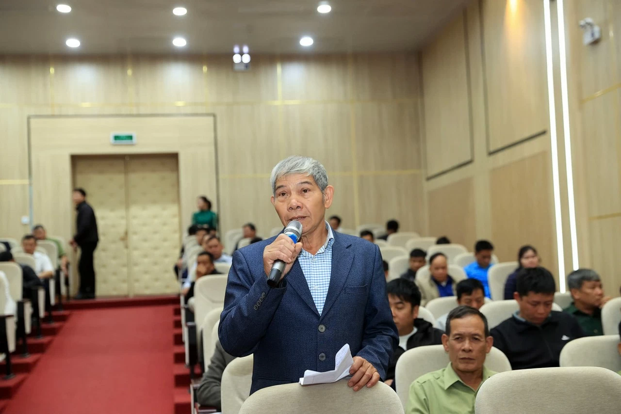 Bộ trưởng Nguyễn Văn Thắng và các ứng viên Đại biểu Quốc hội khóa XVI tiếp xúc cử tri tại xã Tuần Giáo, tỉnh Điện Biên