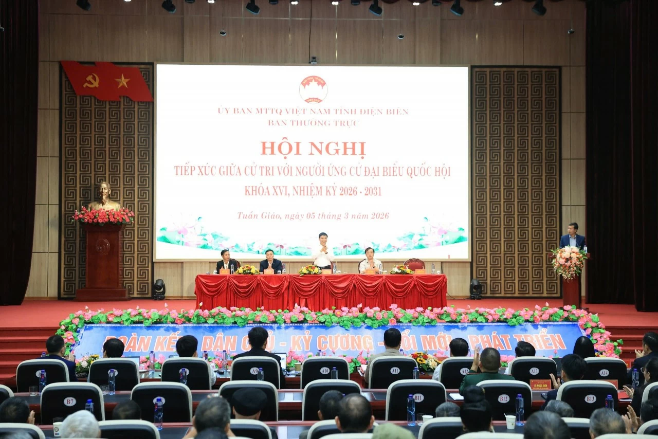 Bộ trưởng Nguyễn Văn Thắng và các ứng viên Đại biểu Quốc hội khóa XVI tiếp xúc cử tri tại xã Tuần Giáo, tỉnh Điện Biên