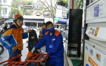 15h chiều 5/3, giá xăng, dầu đông loạt bật tăng đột biến