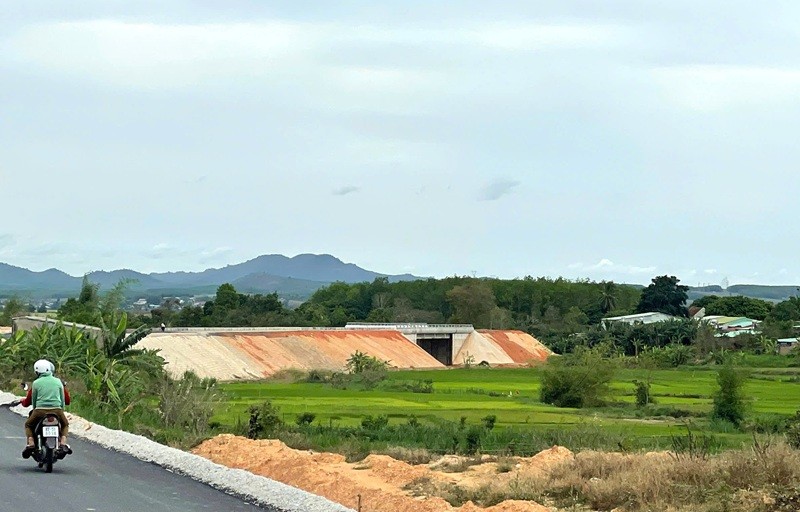 Giải ngân vốn đầu tư công quý I thấp, Chủ tịch Quảng Ngãi chỉ đạo tháo gỡ các điểm nghẽn