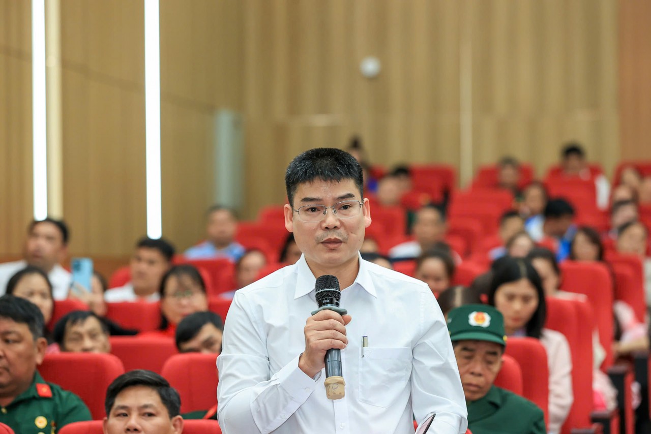 Bộ trưởng Nguyễn Văn Thắng cùng các ứng cử viên Đại biểu Quốc hội khóa XVI tiếp xúc cử tri đơn vị bầu cử số 3, tỉnh Điện Biên