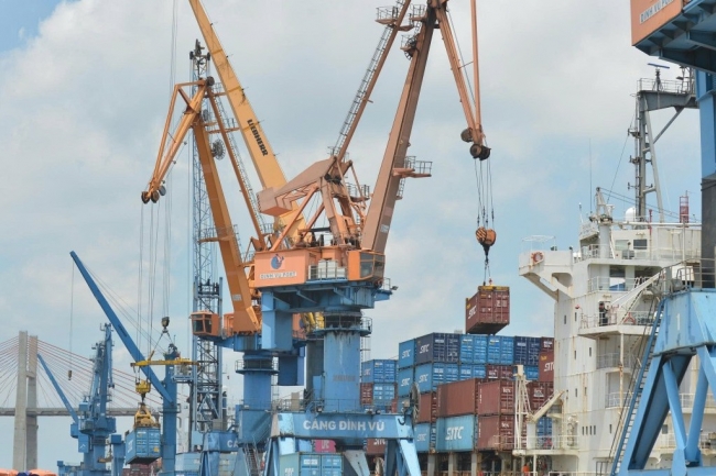 Cải cách thể chế thực chất, củng cố nền tảng vĩ mô