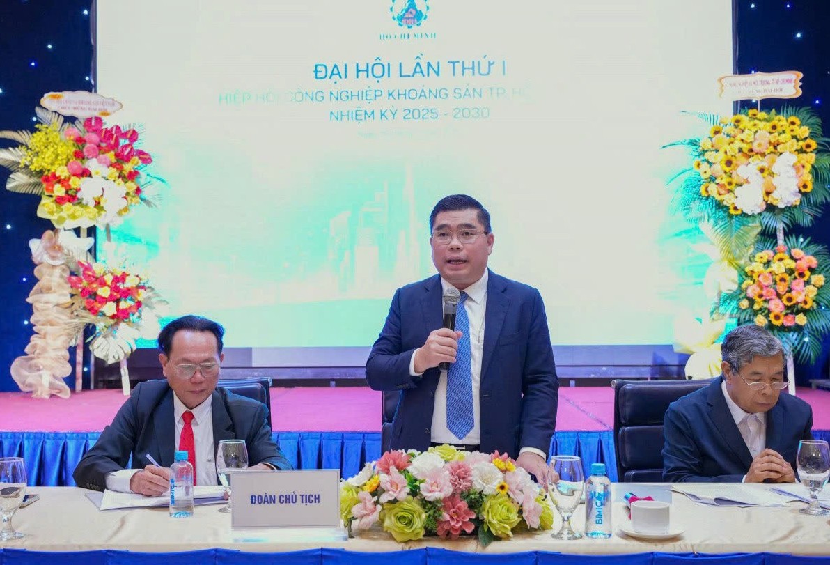 Từ thương trường đến nghị trường: Tầm nhìn mới cho quản trị quốc gia