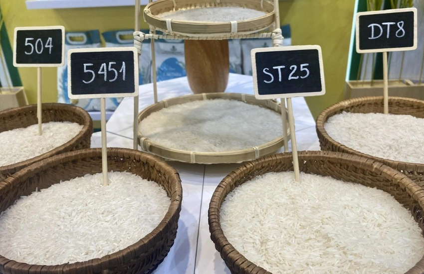 Ngày 6/3: Giá một số loại gạo xuất khẩu giảm, lúa bình ổn