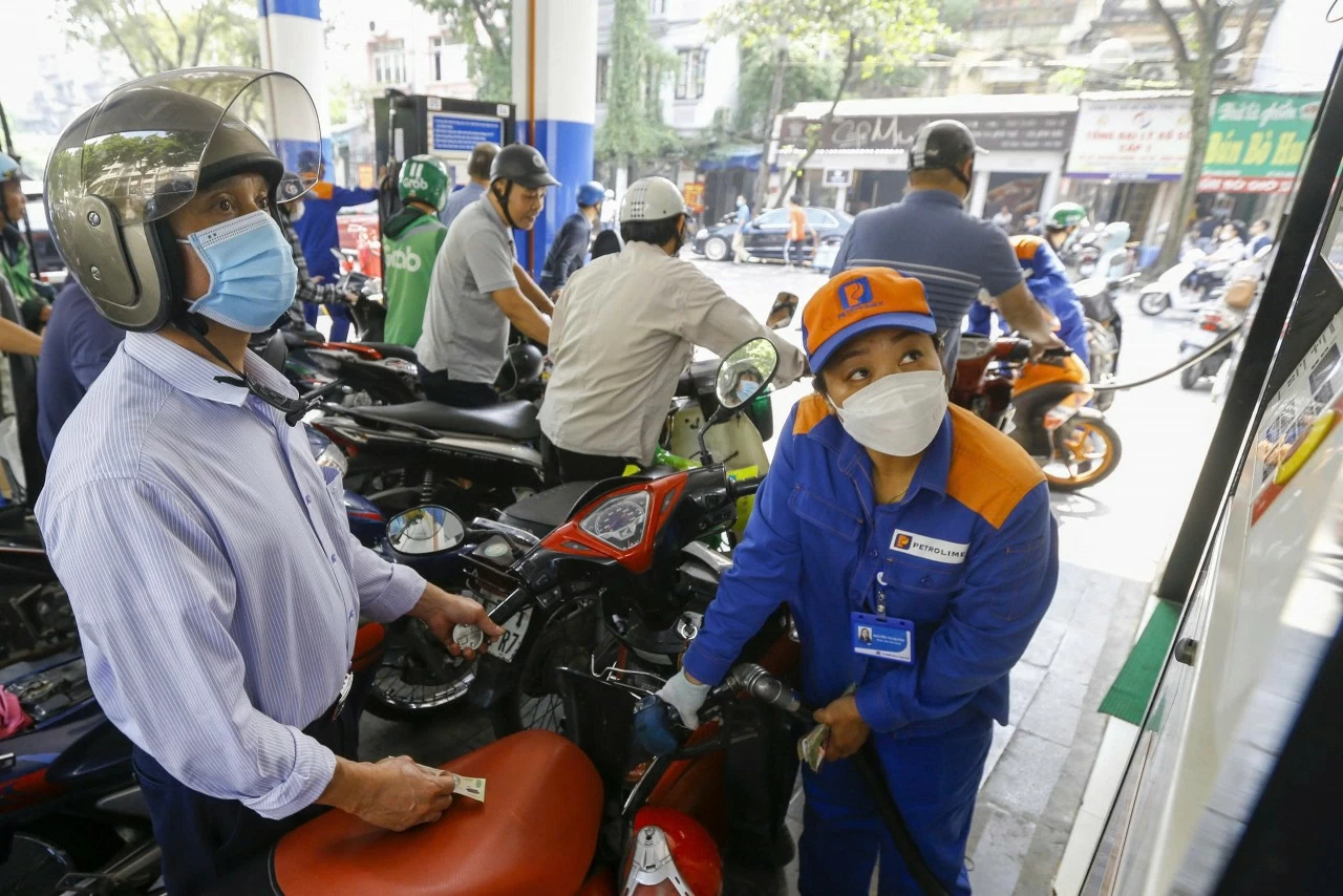 Giữ ổn định thị trường xăng dầu trước biến động toàn cầu: Cần sự đồng hành của doanh nghiệp và người dân Giữ ổn định thị trường xăng dầu trước biến động toàn cầu: Cần sự đồng hành của doanh nghiệp và người dân