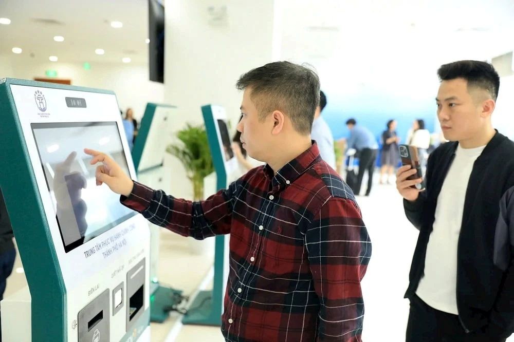 Hà Nội đẩy mạnh tái cấu trúc thủ tục hành chính, phấn đấu 95% hồ sơ xử lý trực tuyến