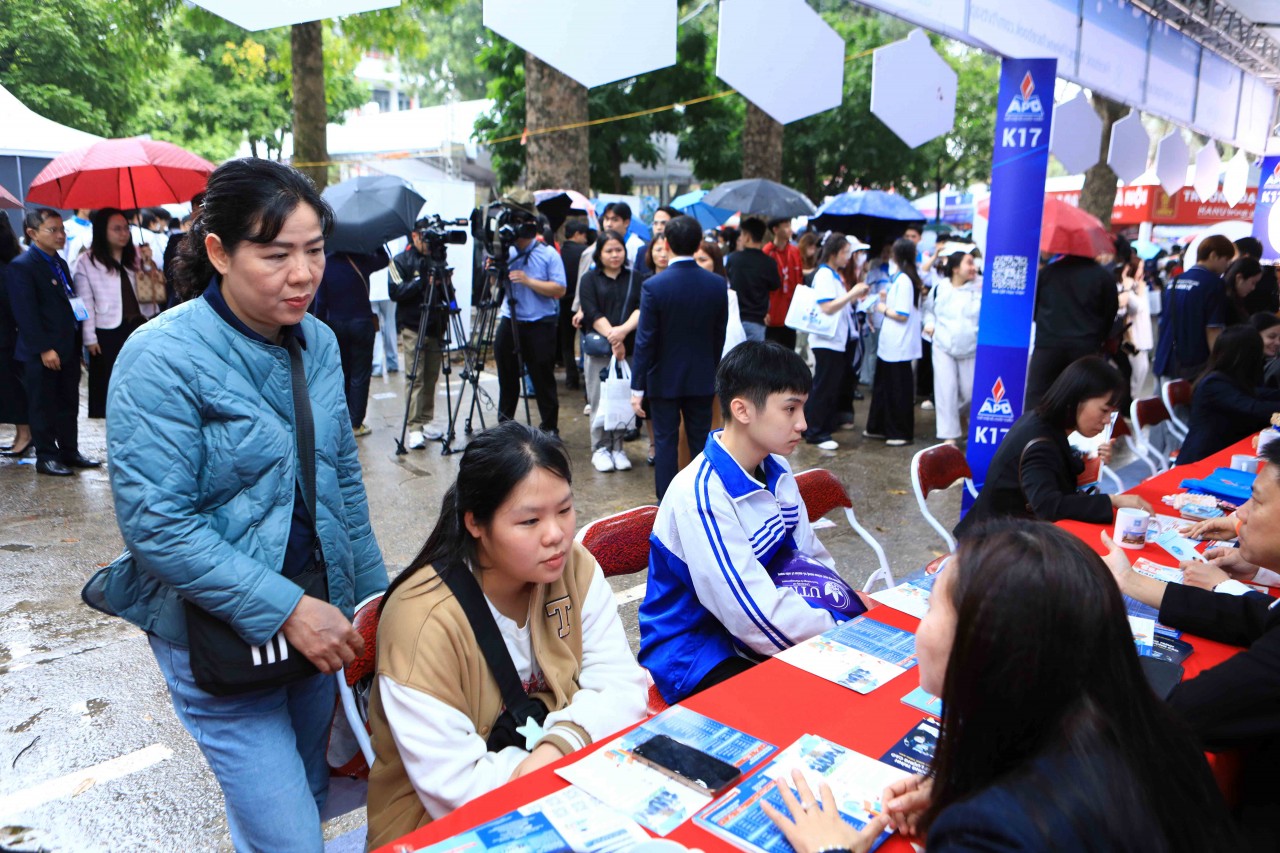 Học viện Chính sách và Phát triển đồng hành cùng học sinh tại Ngày hội Tư vấn tuyển sinh – Hướng nghiệp 2026