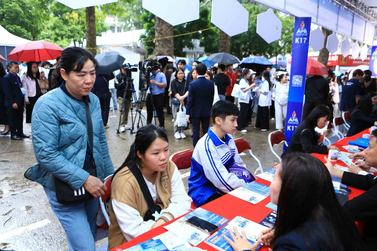Học viện Chính sách và Phát triển đồng hành cùng học sinh tại Ngày hội Tư vấn tuyển sinh – Hướng nghiệp 2026 Học viện Chính sách và Phát triển đồng hành cùng học sinh tại Ngày hội Tư vấn tuyển sinh – Hướng nghiệp 2026