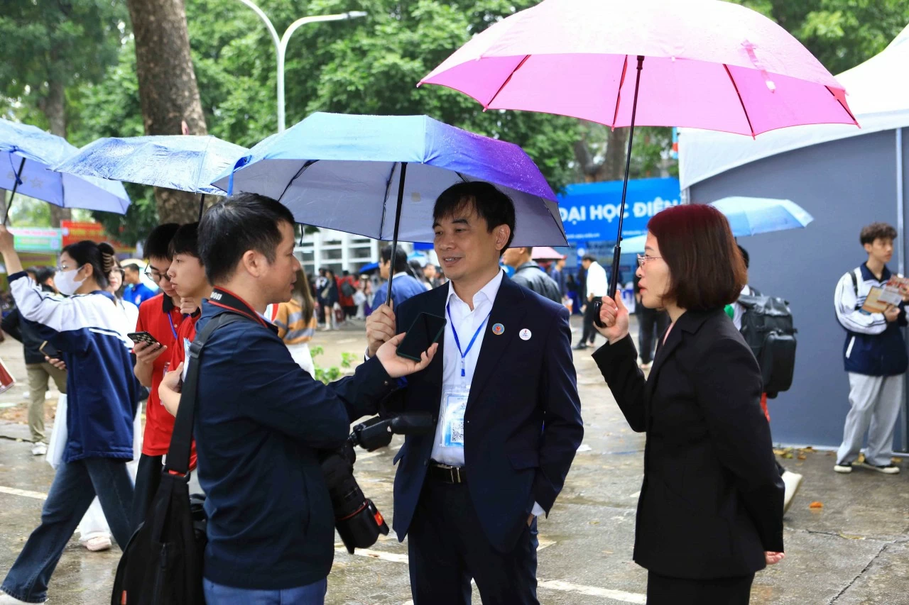 Học viện Chính sách và Phát triển đồng hành cùng học sinh tại Ngày hội Tư vấn tuyển sinh – Hướng nghiệp 2026 Học viện Chính sách và Phát triển đồng hành cùng học sinh tại Ngày hội Tư vấn tuyển sinh – Hướng nghiệp 2026