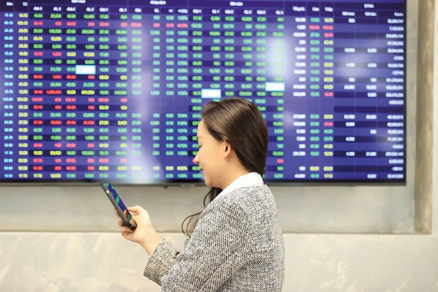 Thị trường rung lắc ngắn hạn, cơ hội dài hạn vẫn còn