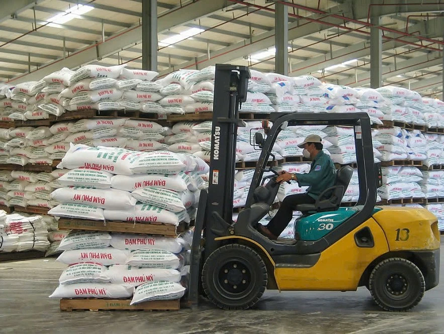 Lợi thế tồn kho giá thấp giữa biến động Trung Đông Lợi thế tồn kho giá thấp giữa biến động Trung Đông