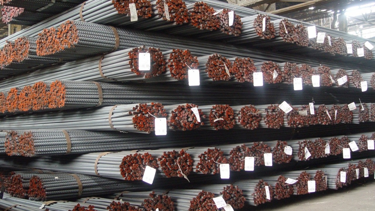 Ngày 12/3: Giá thép thu hẹp đà giảm, quặng tiếp đà tăng