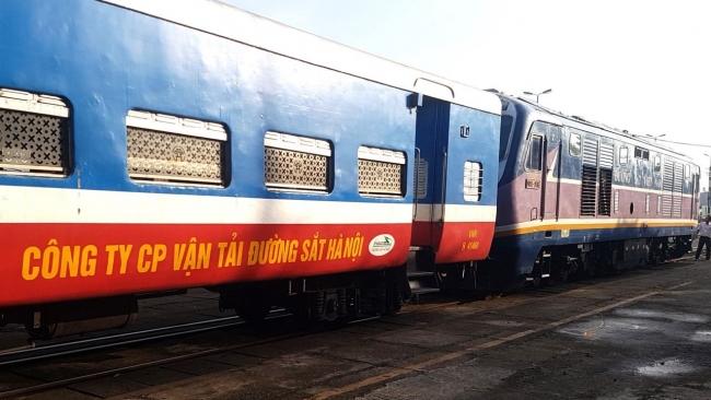 Đường sắt giảm giá vé hành khách và giá cước vận chuyển hàng hóa từ 0 giờ ngày 13/3