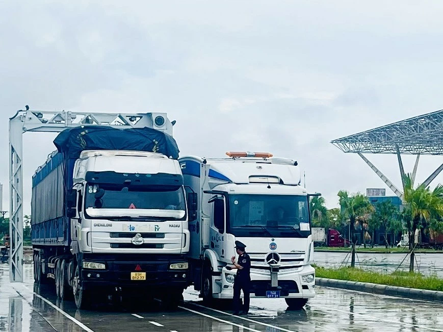 Quảng Ninh thúc đẩy hoạt động xuất nhập khẩu hàng hóa qua các cửa khẩu Quảng Ninh thúc đẩy hoạt động xuất nhập khẩu hàng hóa qua các cửa khẩu