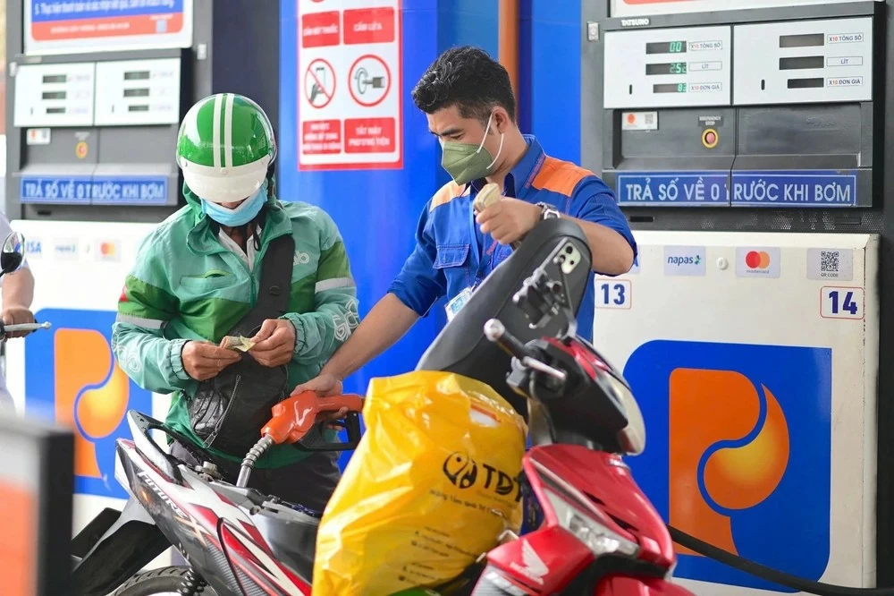 Ngày 14/3, tiếp tục giữ nguyên giá xăng dầu và chi Quỹ bình ổn giá Ngày 14/3, tiếp tục giữ nguyên giá xăng dầu và chi Quỹ bình ổn giá