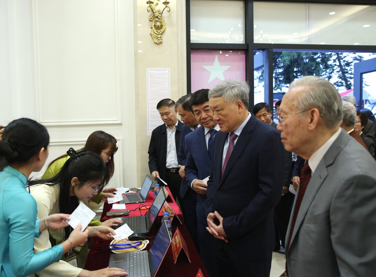 Ngày hội non sông: Tổng Bí Thư Tô Lâm và các lãnh đạo Đảng, Nhà nước cùng gần 79 triệu cử tri tham gia bầu cử