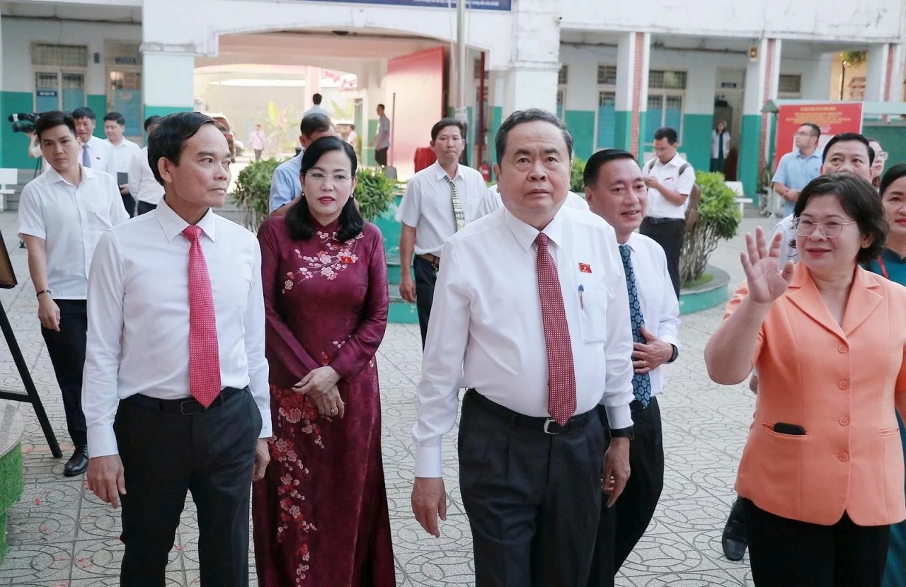 Chủ tịch Quốc hội Trần Thanh Mẫn tham dự, bỏ phiếu bầu cử tại xã Hóc Môn, TP. Hồ Chí Minh