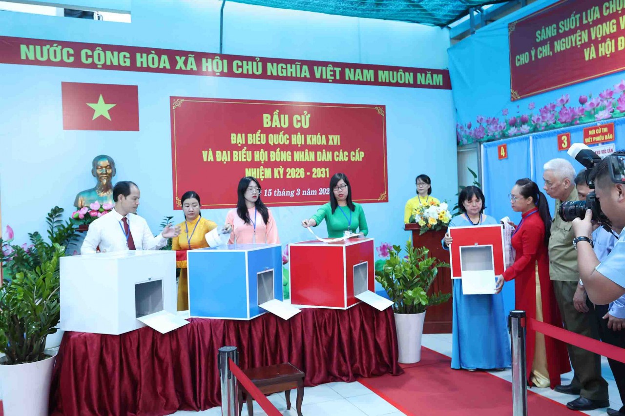 TP. Hồ Chí Minh: Cử tri phường Tân Định nô nức đi bầu cử