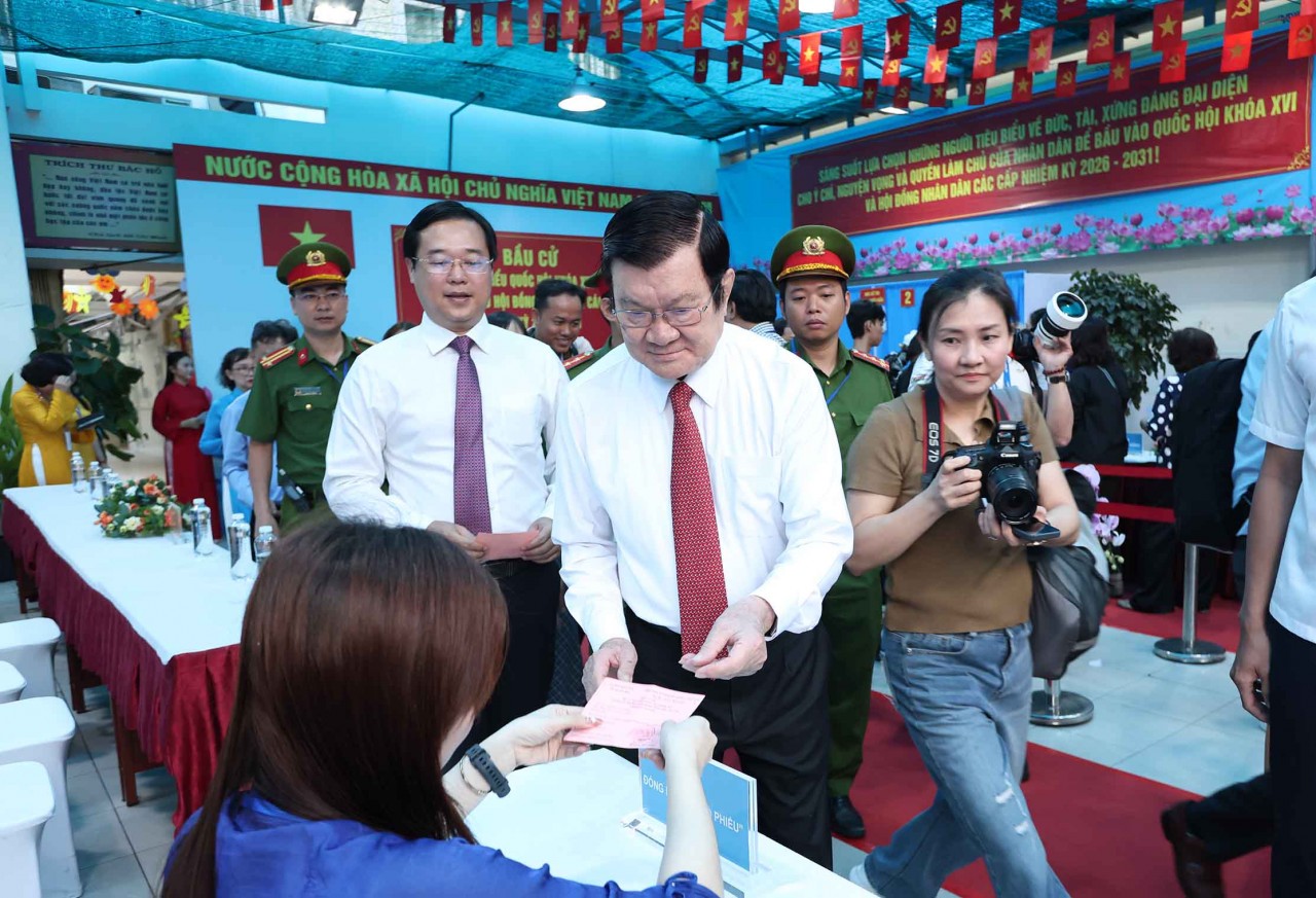 TP. Hồ Chí Minh: Cử tri phường Tân Định nô nức đi bầu cử