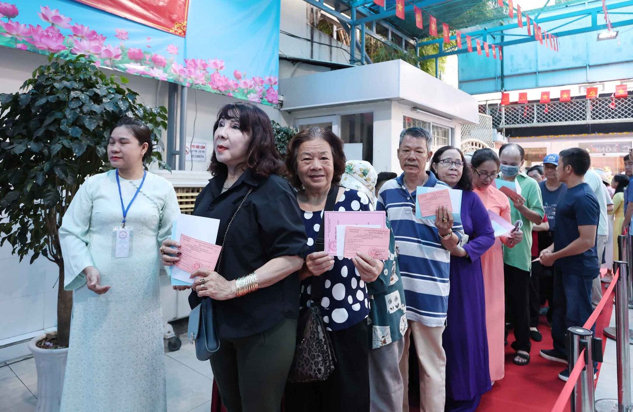 TP. Hồ Chí Minh: Cử tri phường Tân Định nô nức đi bầu cử