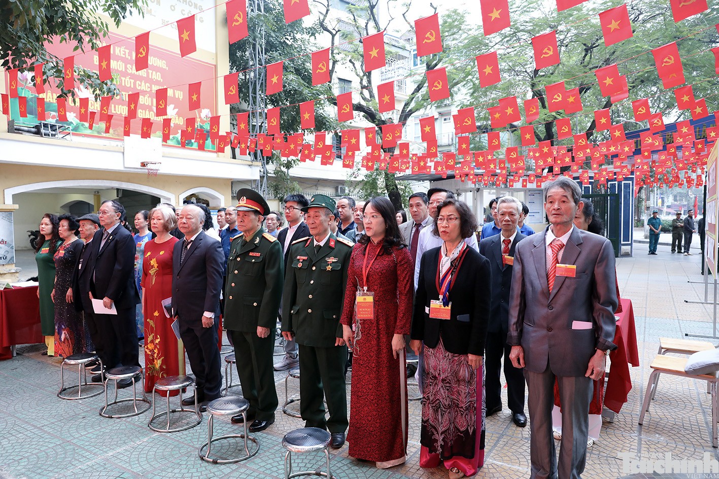 Người dân Thủ đô háo hức, hân hoan đi bầu cử